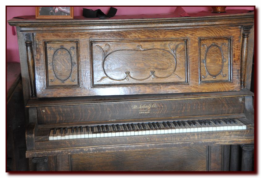 Gammons<br>Saloon Piano